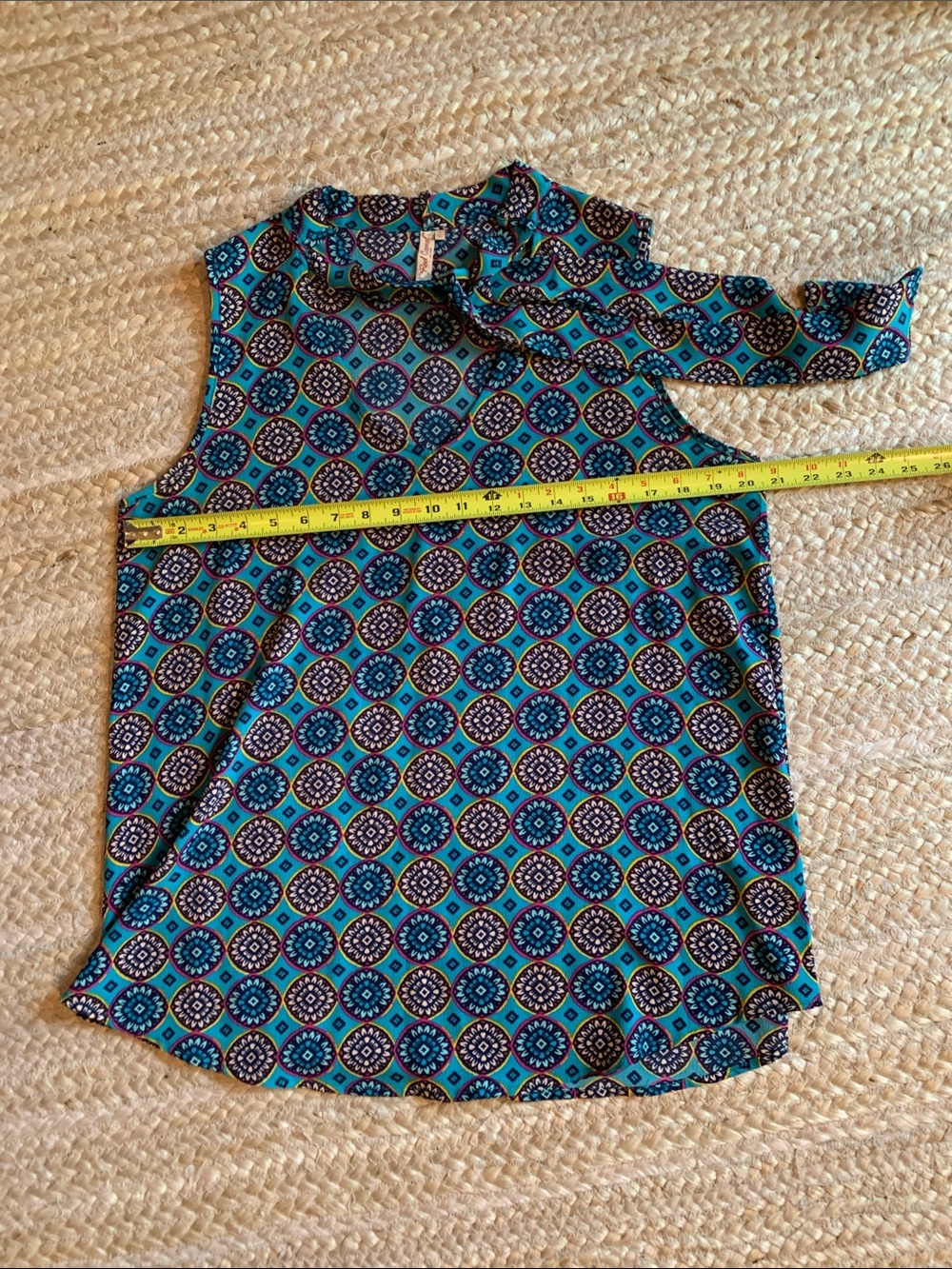 Red Camel Sleeveless Geometric Print Blouse in Teal and Navy